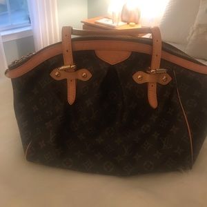 Fashion handbag price reflects authenticity